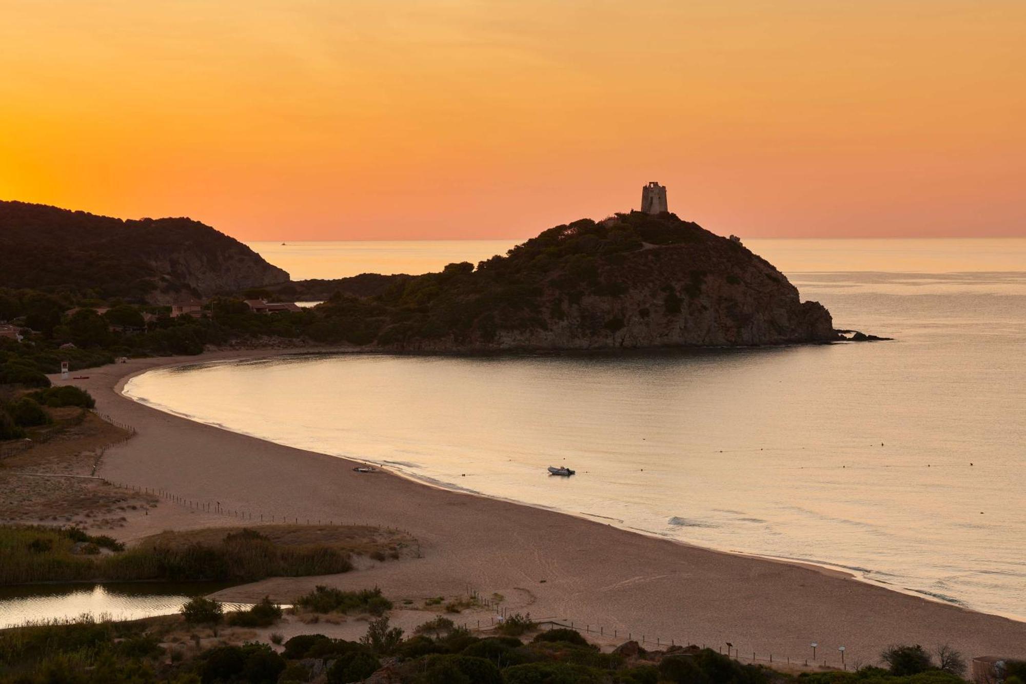 Conrad Chia Laguna Sardinia Esterno foto